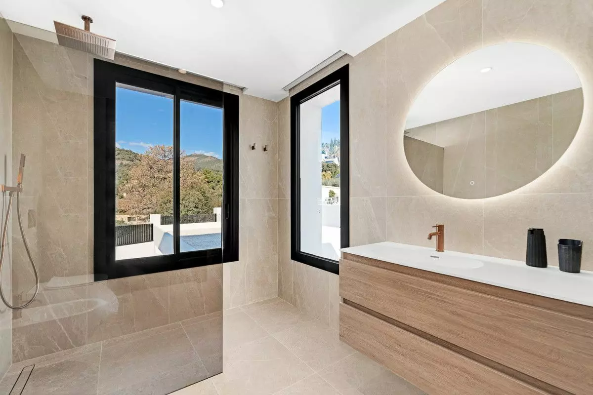 Villa Of 869 M² In Benahavis, Spain
