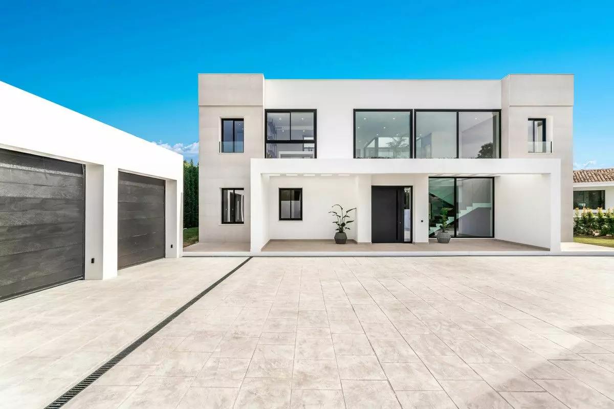 Villa Of 868 M² In Benahavis, Spain
