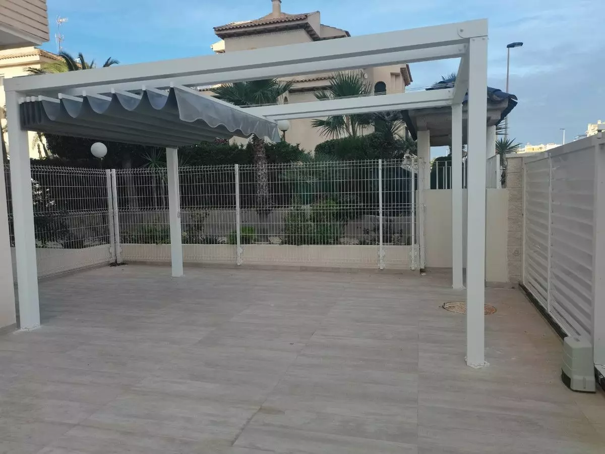Apartment Of 110 M² With Sea View In Torrevieja, Spain