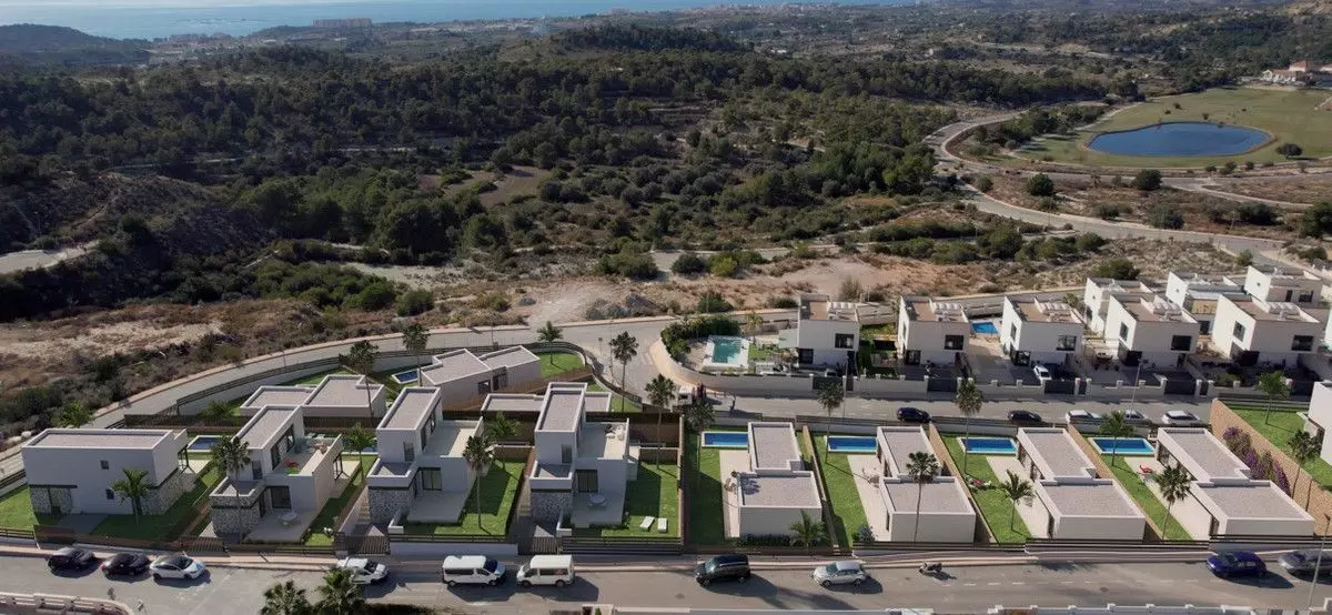 Villa Of 115 M² With Sea View In Finestrat