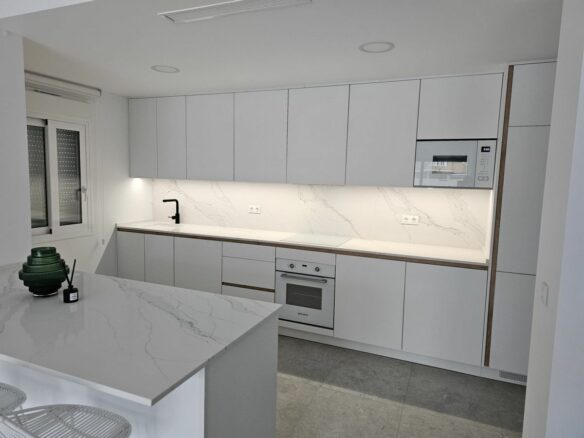 Apartment Of 110 M² With Sea View In Torrevieja, Spain