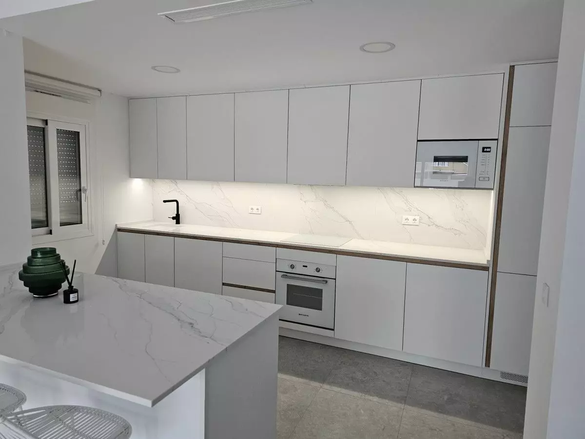 Apartment Of 110 M² With Sea View In Torrevieja, Spain