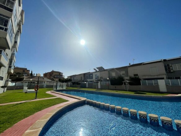 Apartment Of 110 M² With Sea View In Torrevieja, Spain