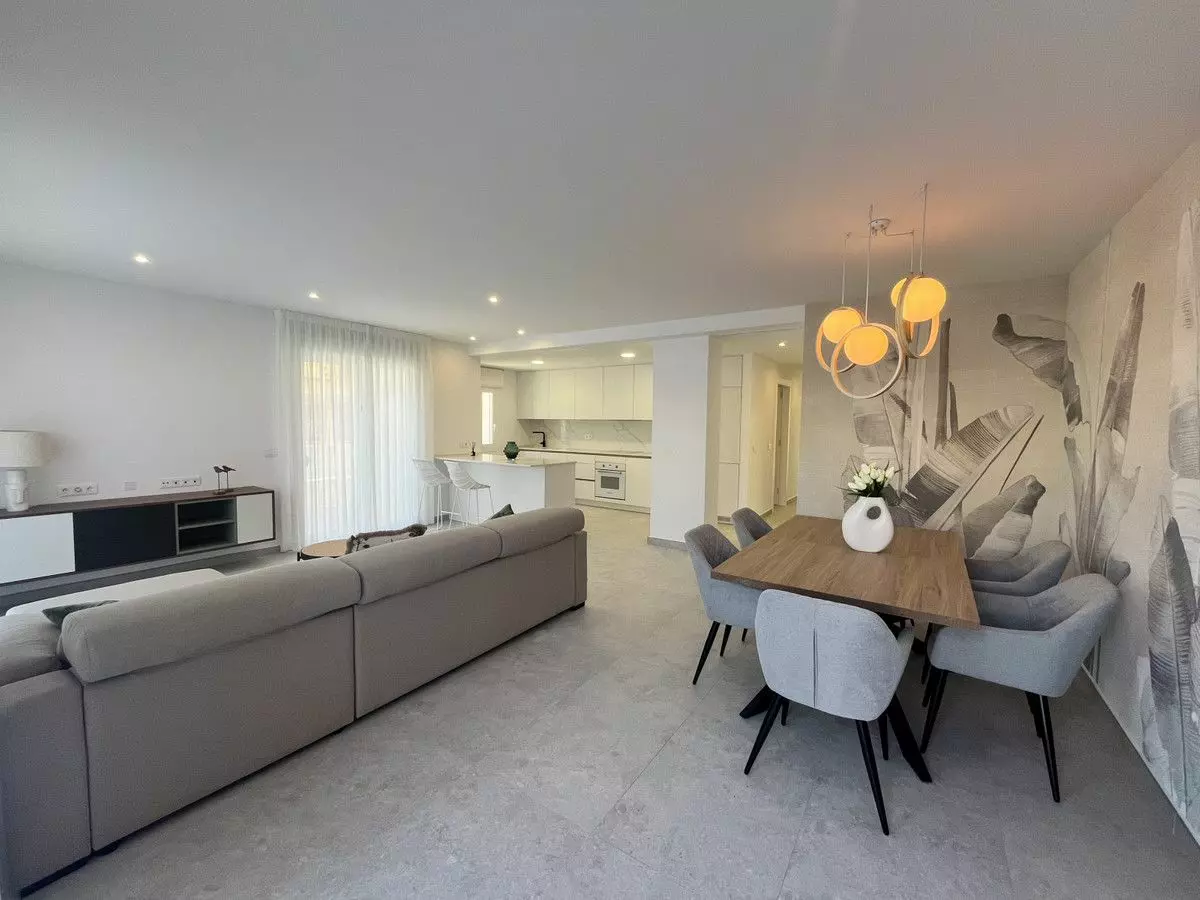 Apartment Of 110 M² With Sea View In Torrevieja, Spain