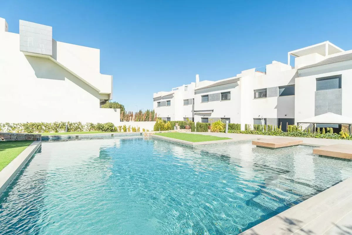 Apartment Of 74 M² With [features] In Orihuela Costa, Spain