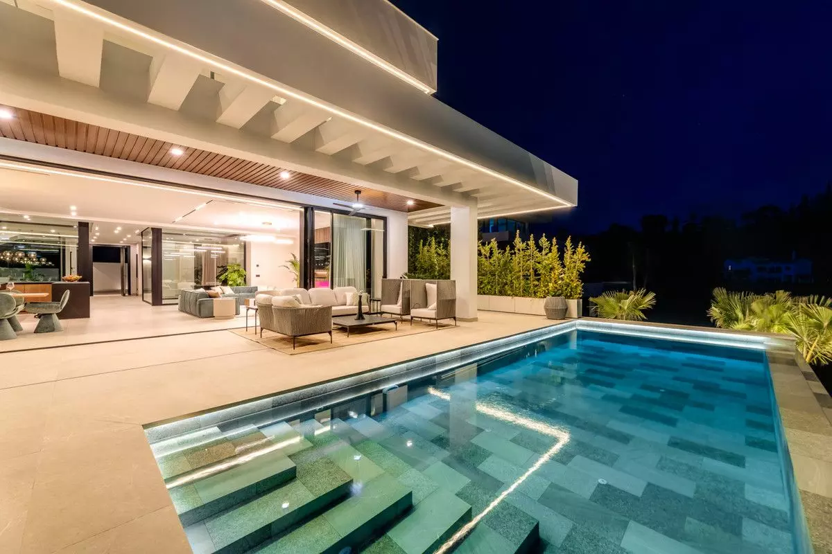 Villa Of 869 M² In Benahavis, Spain