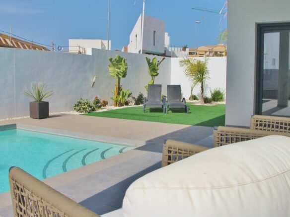 Villa Of 86 M² In Rojales, Spain