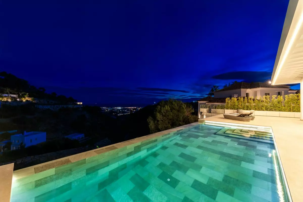 Villa Of 868 M² In Benahavis, Spain