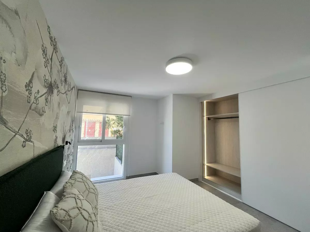 Apartment Of 110 M² With Sea View In Torrevieja, Spain