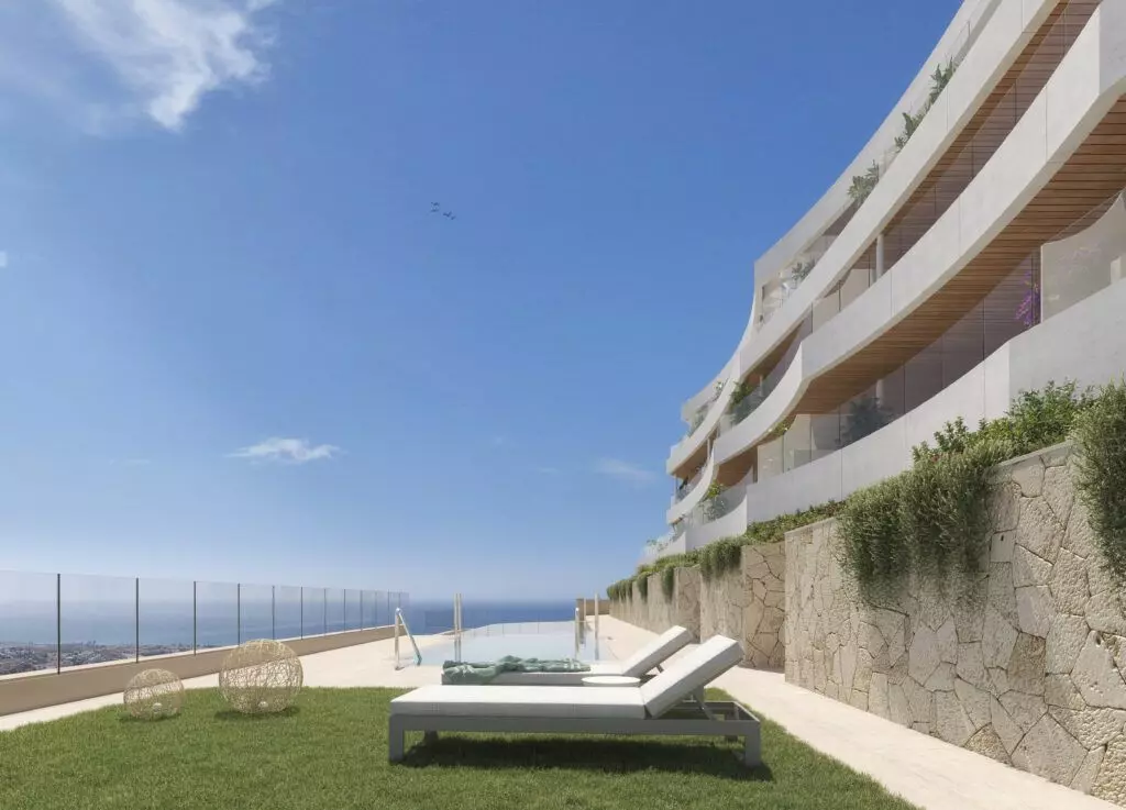 Apartment Of 90 M² With Sea Views In Rincón De La Victoria