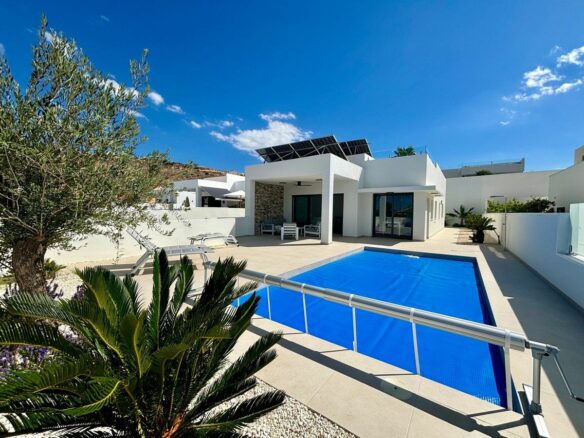 Villa Of 86 M² In Rojales, Spain