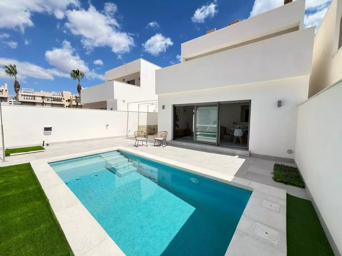 Villa Of 107 M² In Orihuela Costa
