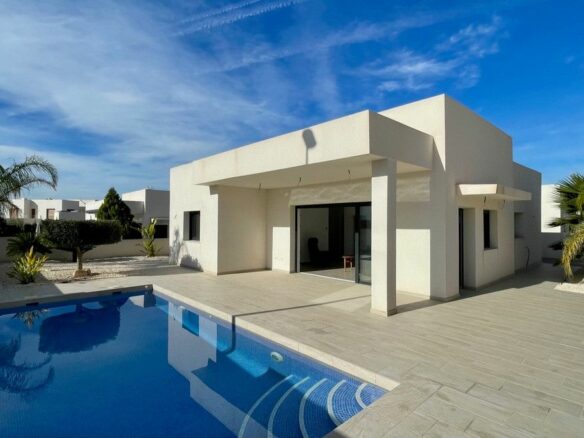 Villa Of 86 M² In Rojales, Spain