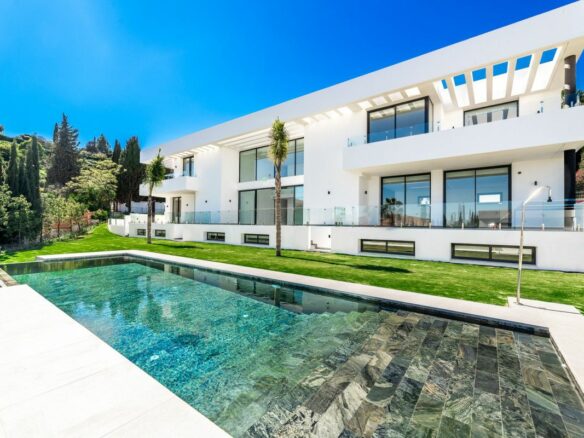 Villa Of 1038 M² In Benahavis, Spain