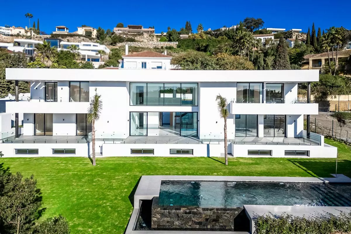 Villa Of 1038 M² In Benahavis, Spain