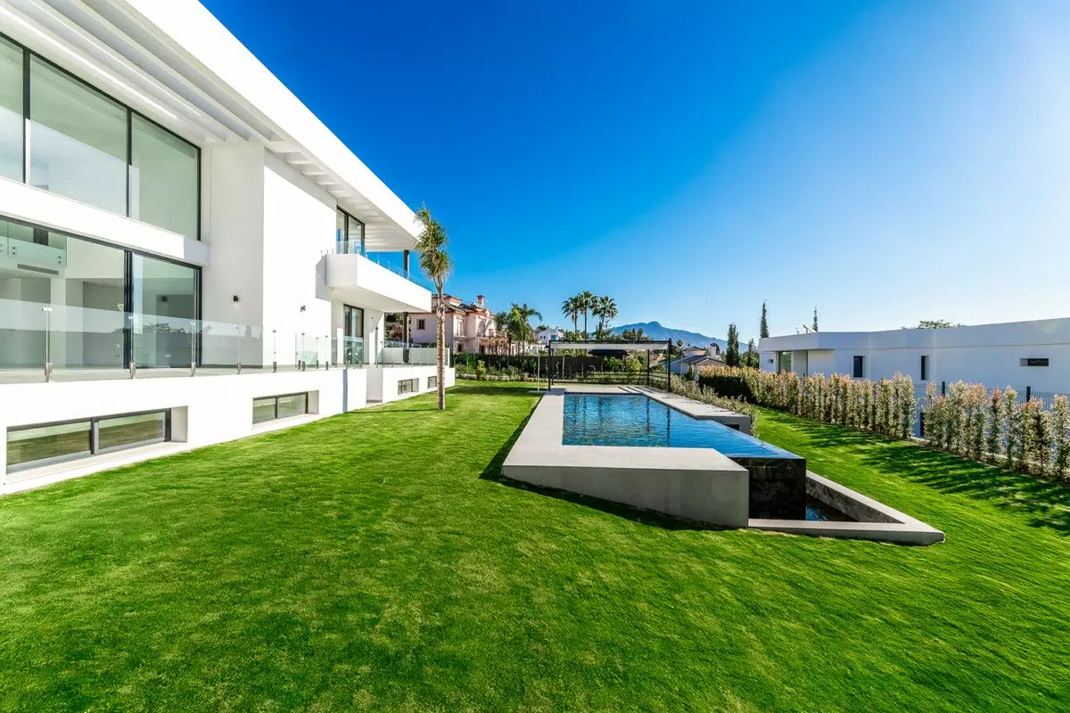 Villa Of 1038 M² In Benahavis, Spain