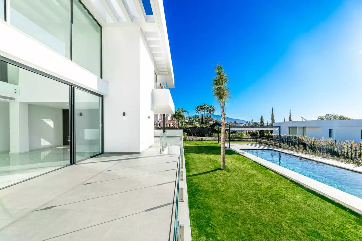 Villa Of 1038 M² In Benahavis, Spain