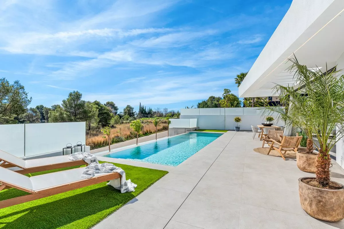 4-bedroom Villa In Polop, Spain (311 M²)