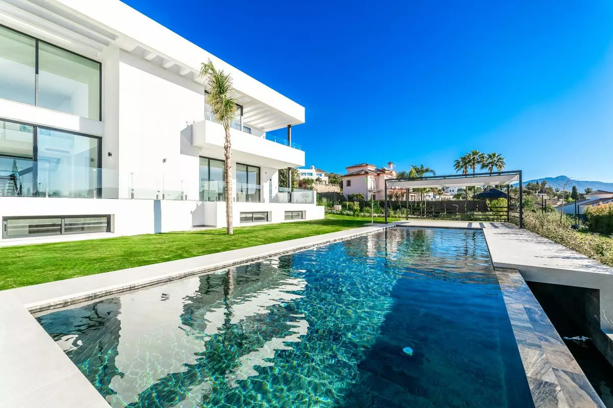 Villa Of 1038 M² In Benahavis, Spain