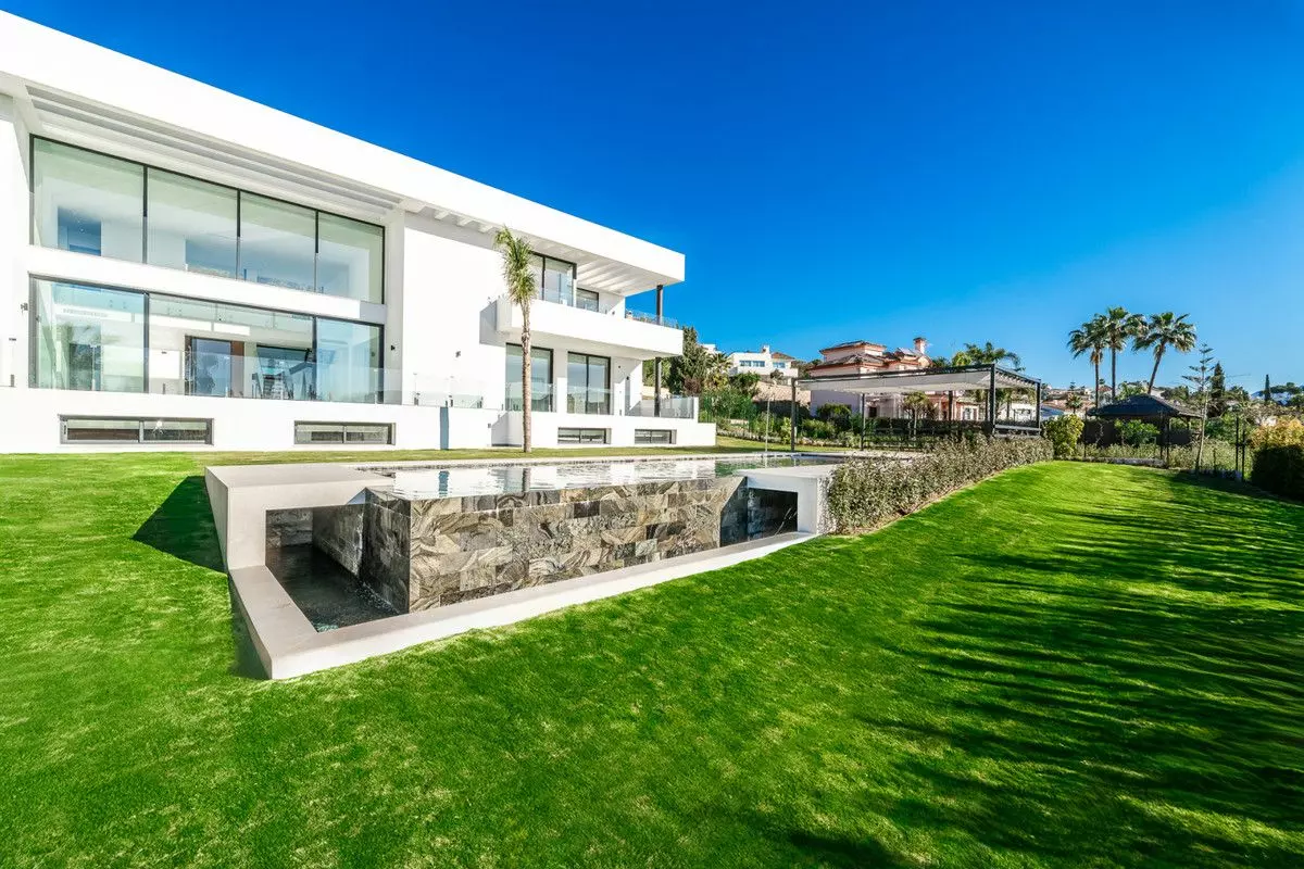 Villa Of 1038 M² In Benahavis, Spain