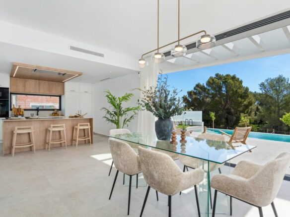 4-bedroom Villa In Polop, Spain (311 M²)