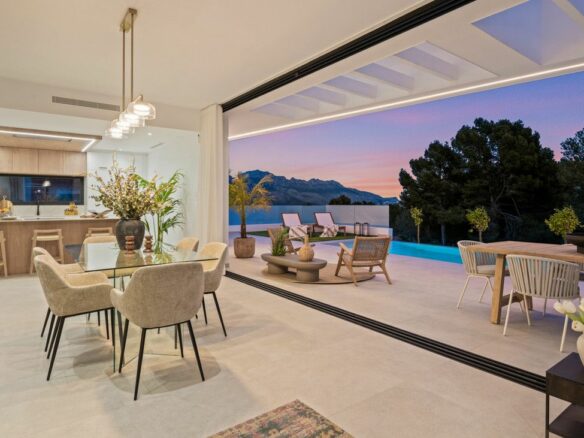 4-bedroom Villa In Polop, Spain (311 M²)