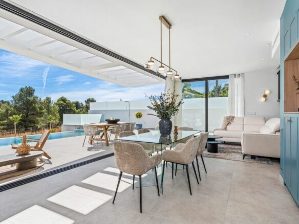 4-bedroom Villa In Polop, Spain (311 M²)
