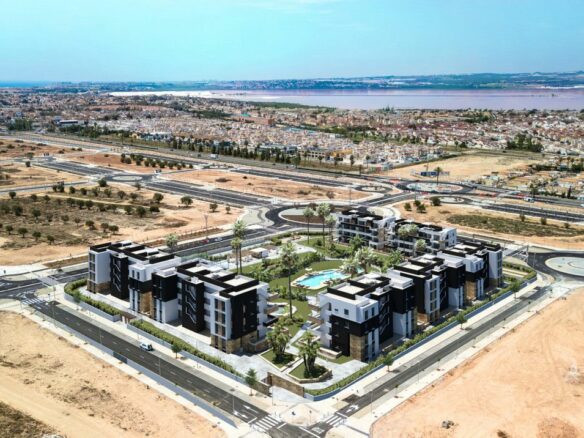 2-bedroom Apartment In Torrevieja, Spain (81 M²)