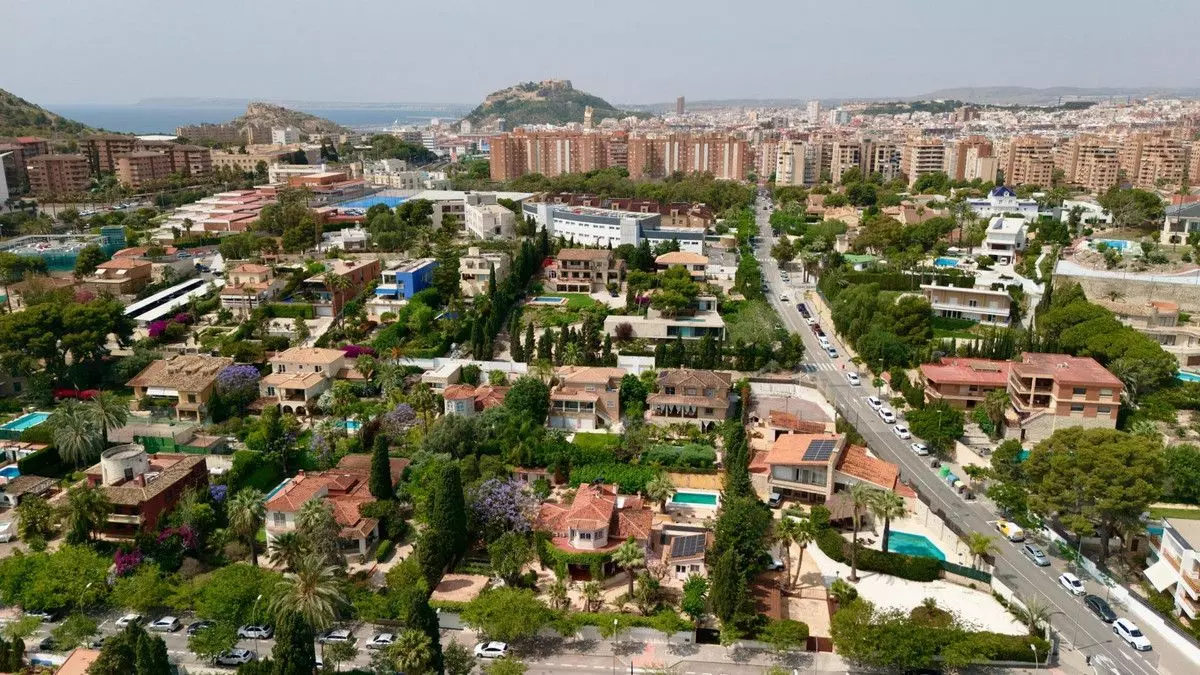 Villa 500 M² In Alicante, Spain – Mediter Real Estate