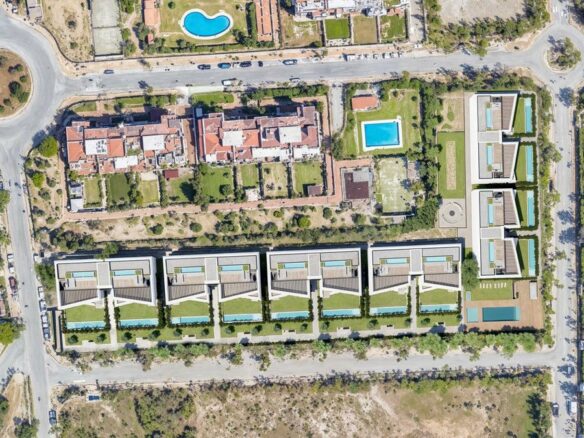 Apartment Of 95 M² With Sea View In Estepona, Spain