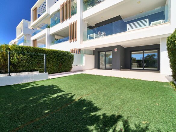 Apartment Of 90 M² In Estepona, Spain