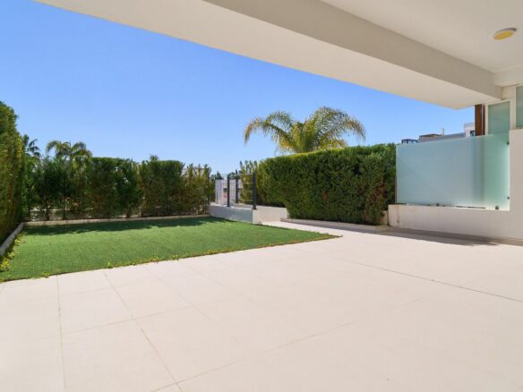 Apartment Of 90 M² In Estepona, Spain