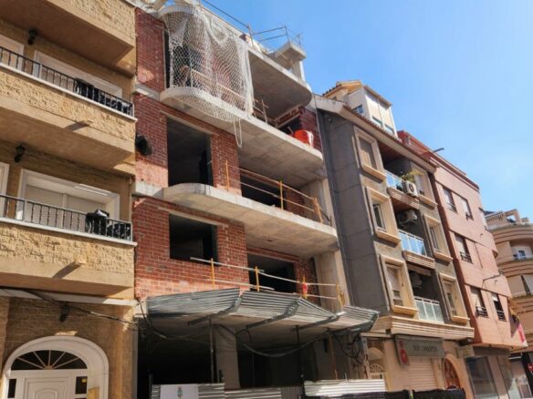 4-bedroom Apartment In Torrevieja, Spain (165 M²)