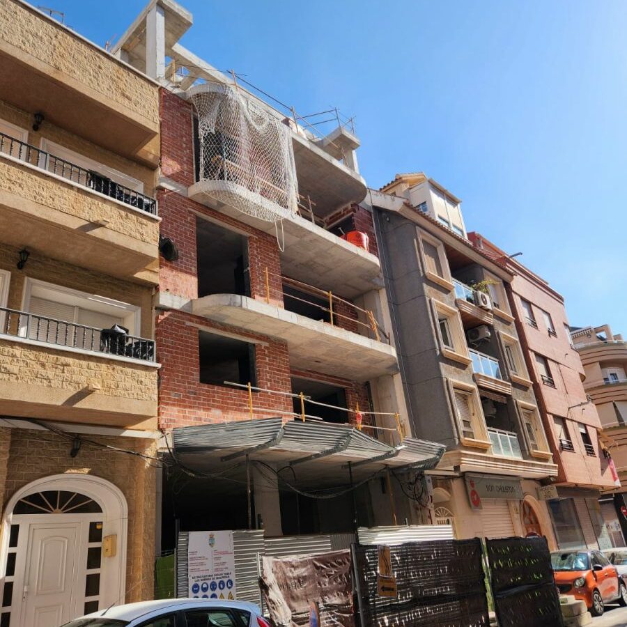 4-bedroom Apartment In Torrevieja, Spain (165 M²)