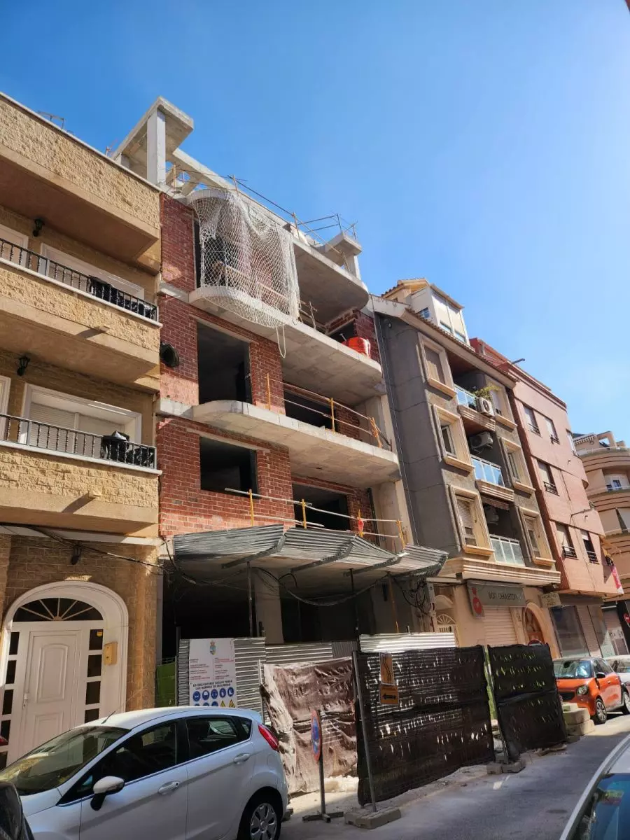 4-bedroom Apartment In Torrevieja, Spain (165 M²)