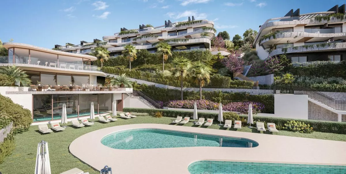 Apartment Of 151 M² With Mediterranean Sea Views In Elviria, Spain
