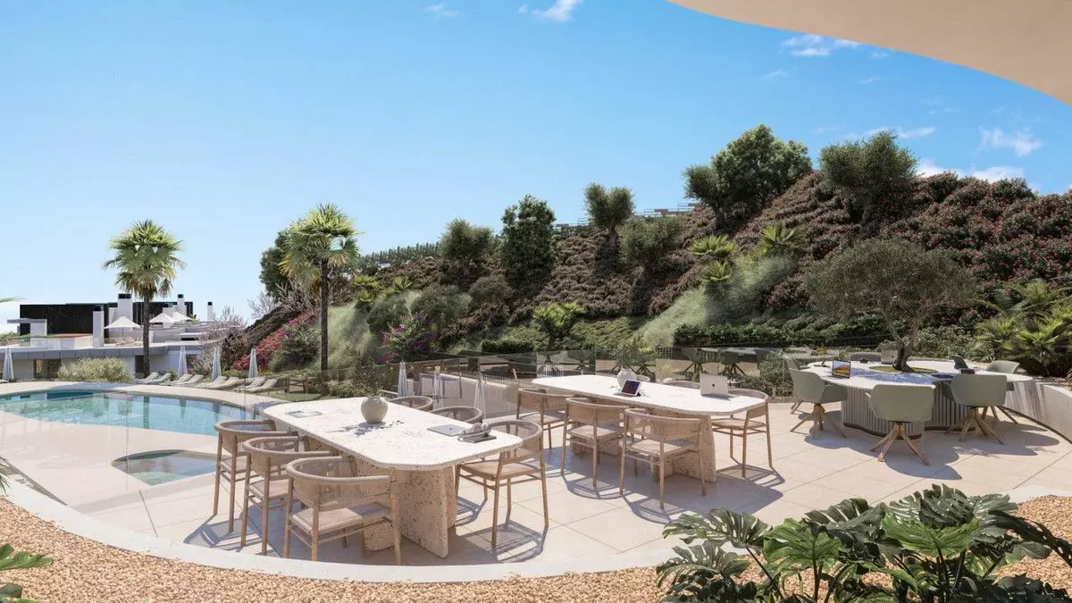 Apartment Of 151 M² With Mediterranean Sea Views In Elviria, Spain