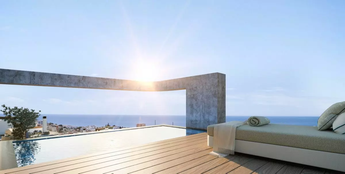 Apartment Of 151 M² With Mediterranean Sea Views In Elviria, Spain