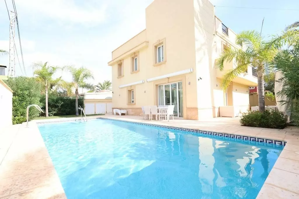4-bedroom Villa In Cabo Roig, Spain (222 M²)