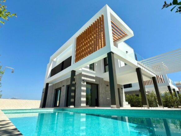4-bedroom Villa In Alicante, Spain (224 M²)