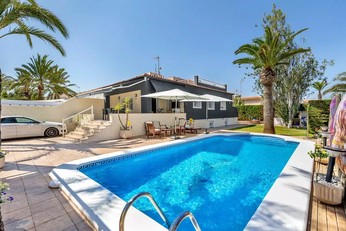 Villa 141 M² In Torrevieja, Spain – Mediter Real Estate