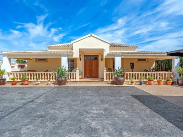 Country House 286 M² In Almoradi, Spain – Mediter Real Estate