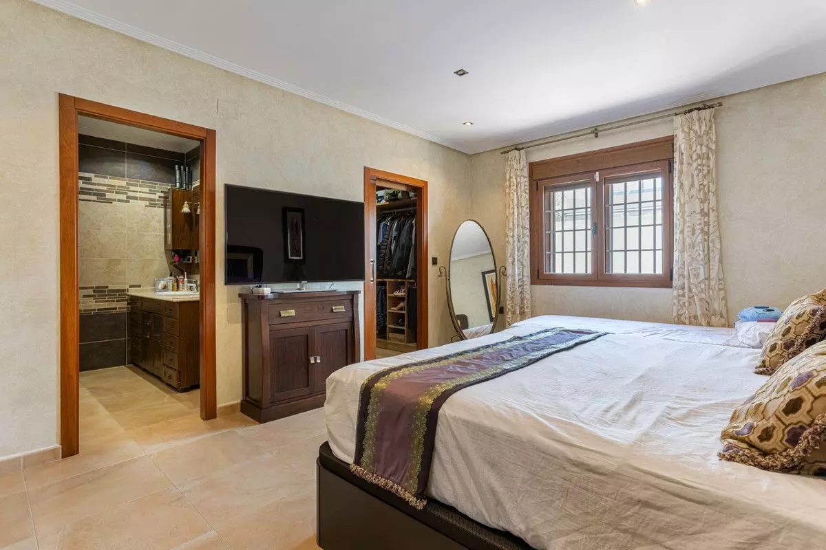 Villa 417 M² In Los Montesinos, Spain – Mediter Real Estate