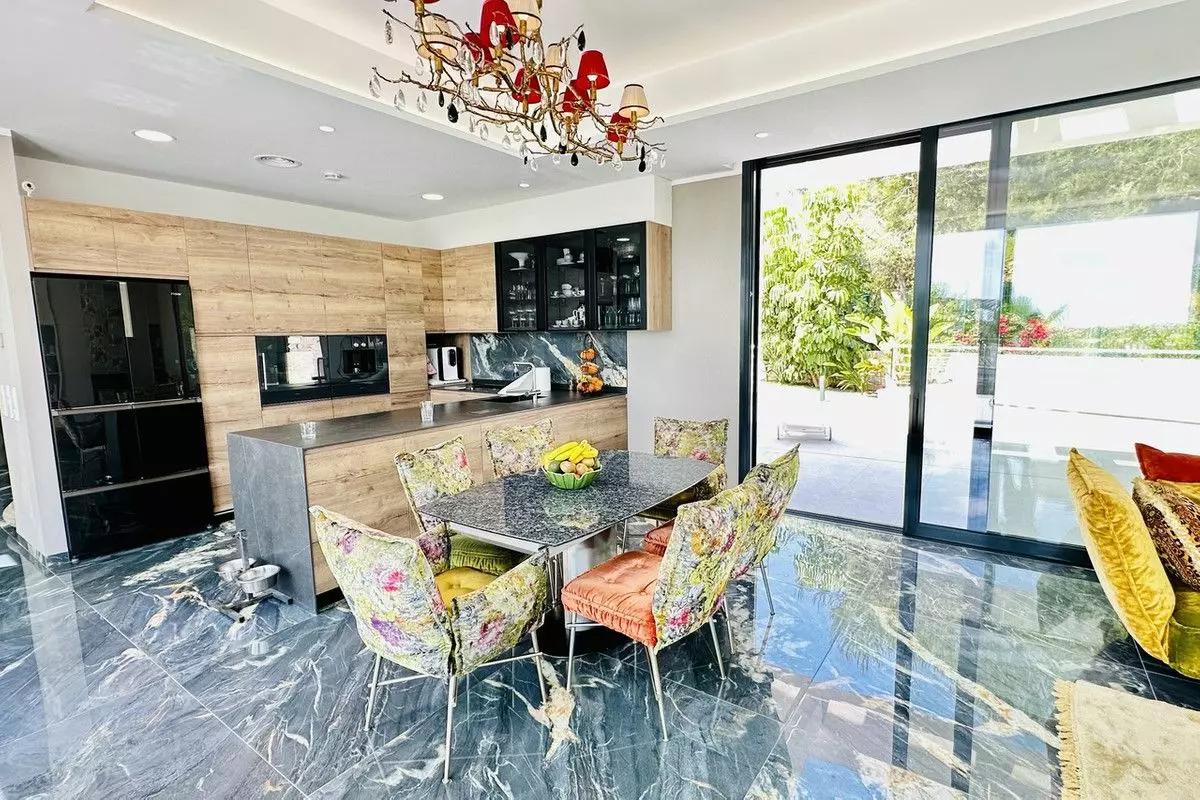 Villa 450 M² In Orihuela, Spain – Mediter Real Estate