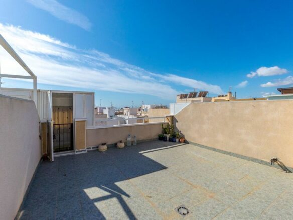 3-bedroom Apartment In Torrevieja, Spain (85 M²)