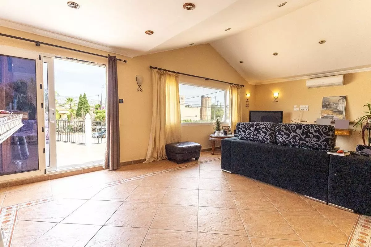 Country House 853 M² In Crevillent, Spain – Mediter Real Estate