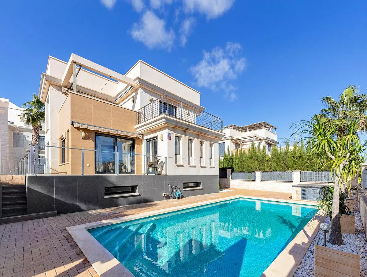Villa 296 M² In Orihuela Costa, Spain – Mediter Real Estate
