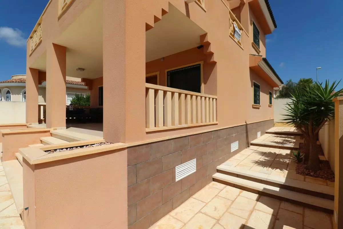Villa 175 M² In Rojales, Spain – Mediter Real Estate