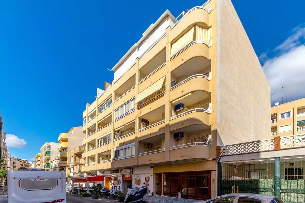 3-bedroom Apartment In Torrevieja, Spain (85 M²)