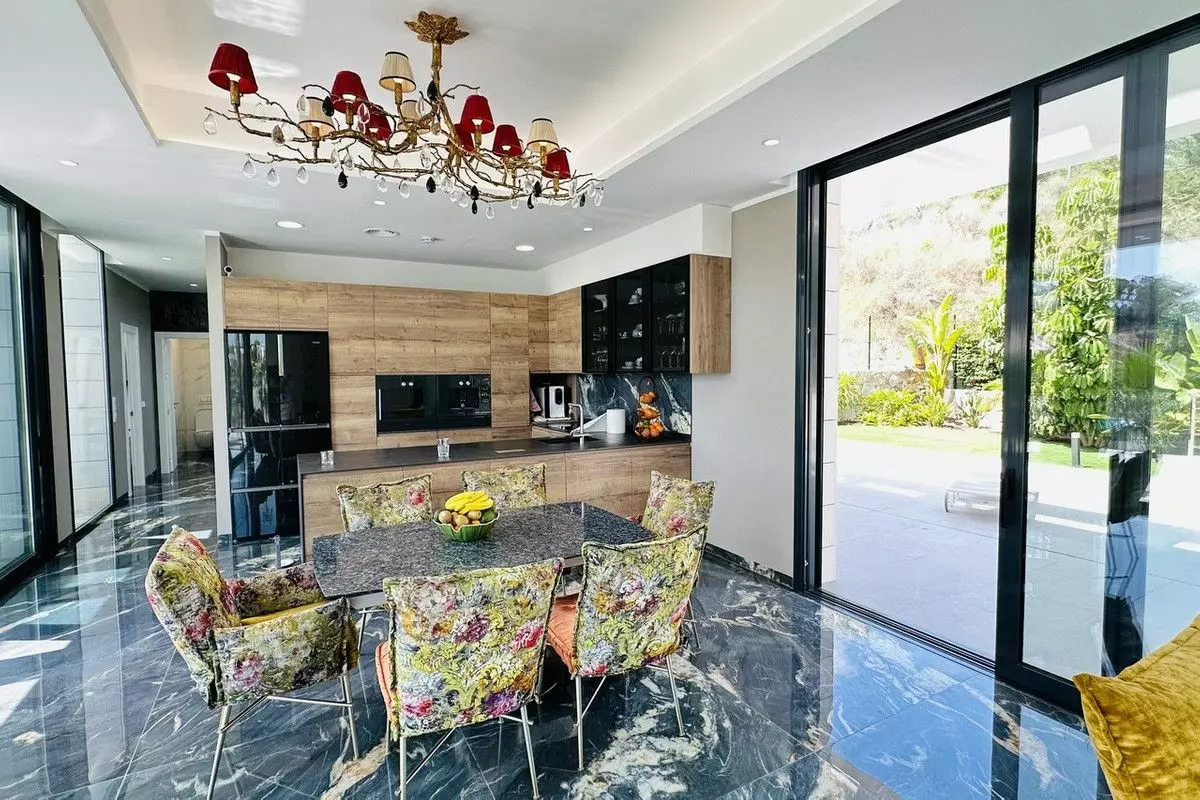 Villa 450 M² In Orihuela, Spain – Mediter Real Estate
